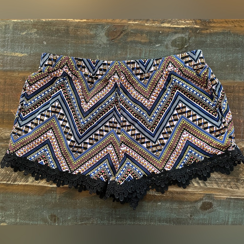 Harmony + Havoc Women’s M Print Elastic Waist Pull-On Shorts | SKU 0328